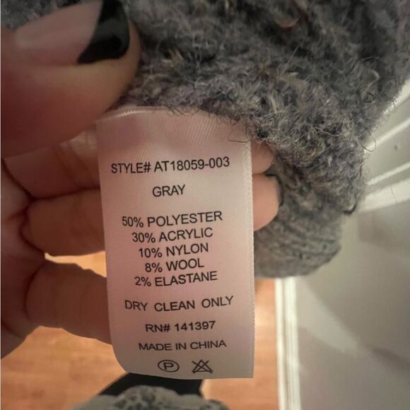 NWOT ASTR the Label womens Tori mock cold shoulder sweater medium gray‎ - Picture 6 of 11